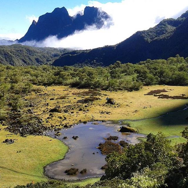 Photo Plateau de Kerval: Méditation en plein cirque de Mafate – Rivière des Galets