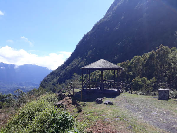 Photo Salazie   –   Hell Bourg  – Aire de pique-nique