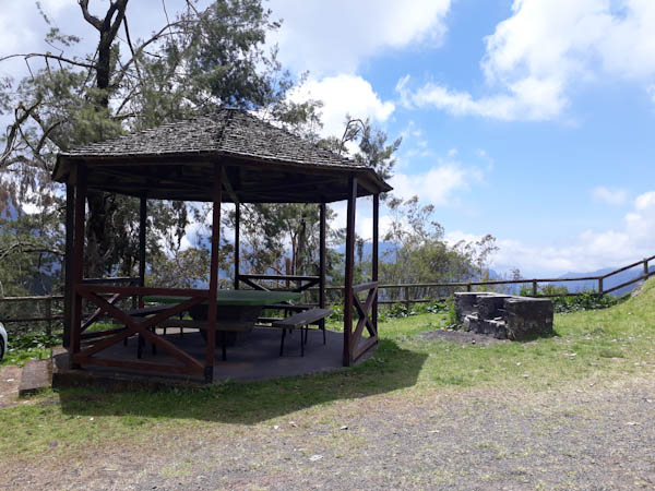 Photo Route forestière du Haut Mafate   –   Le Bélier – Aire de pique-nique