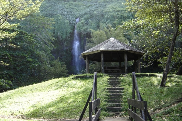 Anse des Cascades – Camping nature