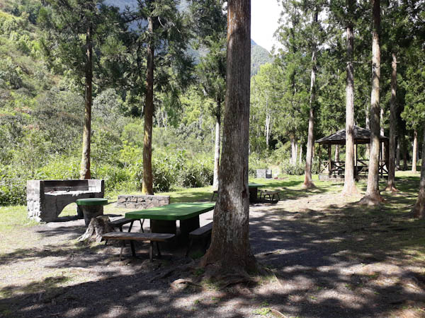 Photo Hell Bourg   –   Départ du sentier vers Bélouve – Aire de pique-nique